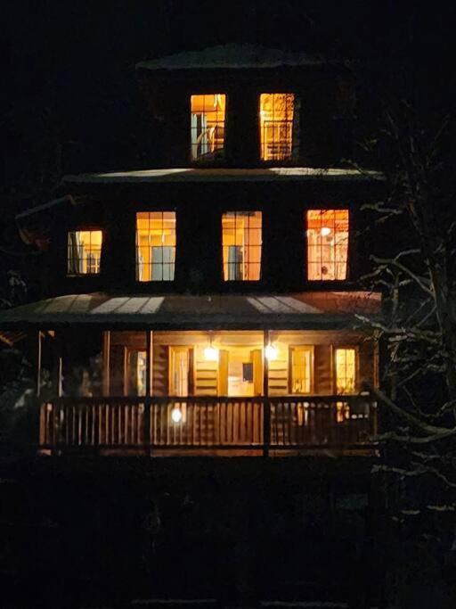 The Eagle'S Nest Treehouse Cabin Palmer Exterior photo