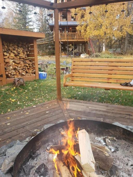 The Eagle'S Nest Treehouse Cabin Palmer Exterior photo