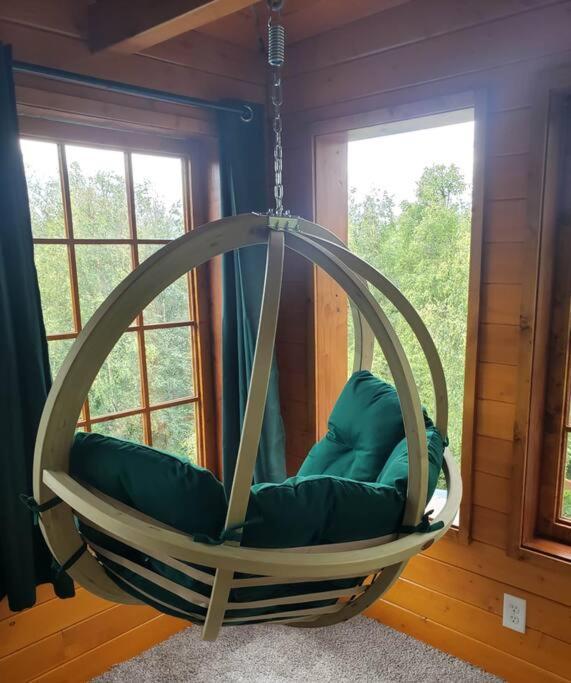 The Eagle'S Nest Treehouse Cabin Palmer Exterior photo