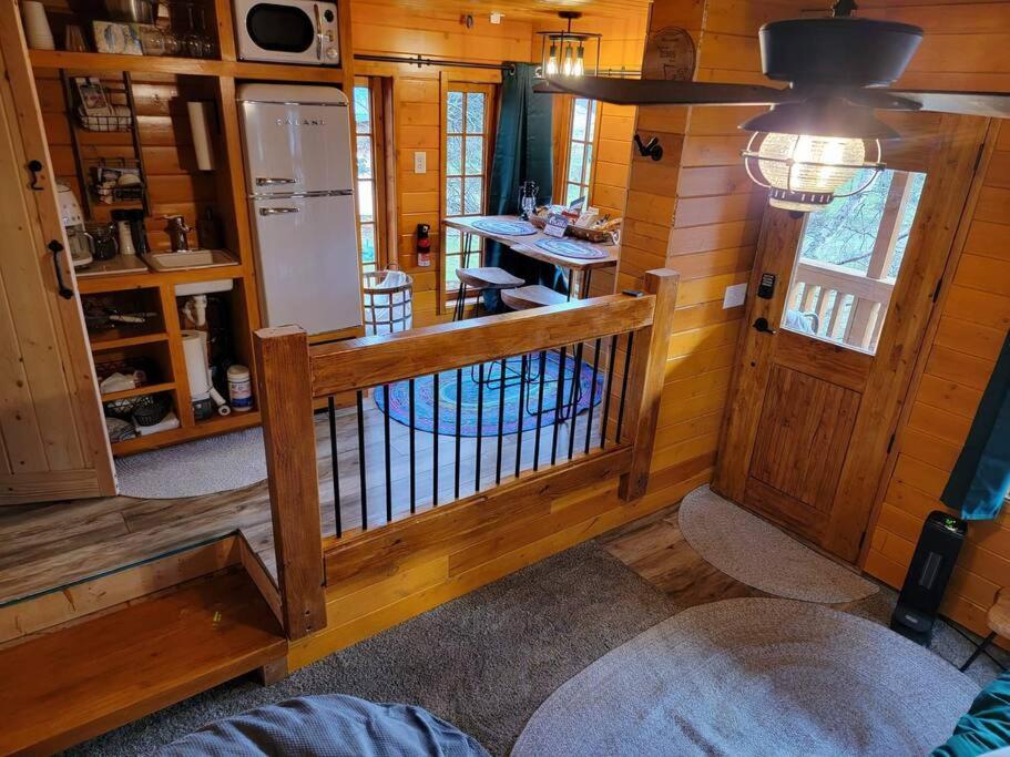 The Eagle'S Nest Treehouse Cabin Palmer Exterior photo