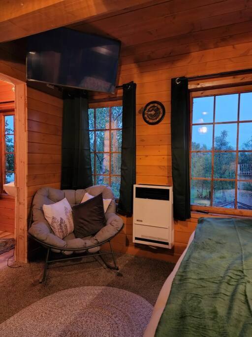 The Eagle'S Nest Treehouse Cabin Palmer Exterior photo